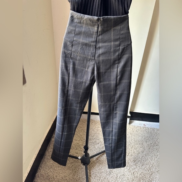 Checked Leggings with zipper at the back. - Picture 6 of 8